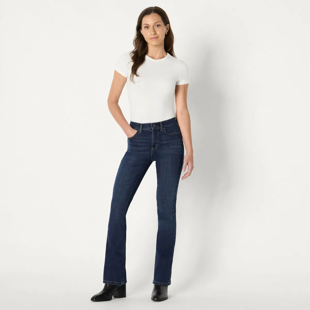 Amazon Essentials Donna Jeans Bootcut Curvy a Vita Media, vestibilità Aderente
