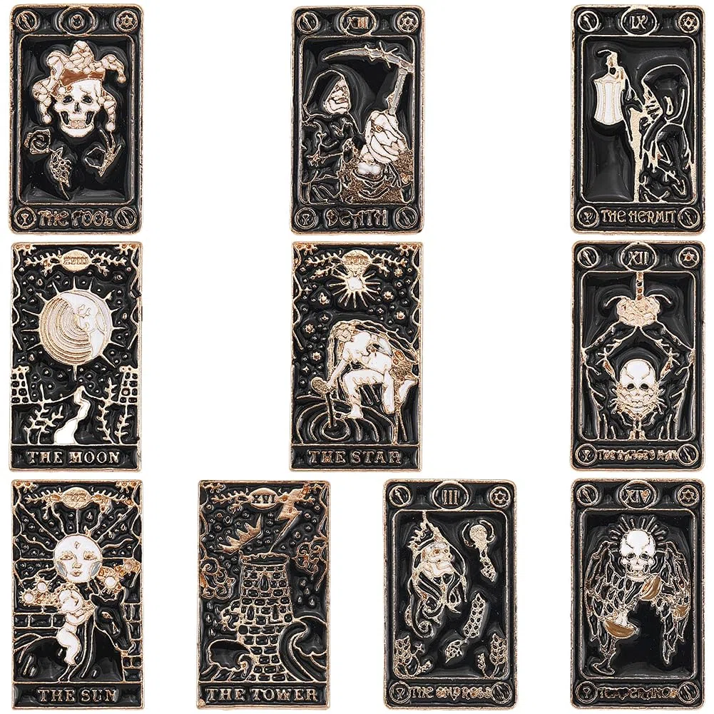 SUNNYCLUE 1 Scatola 11 Stili Spille TarocCHIS Spille Magiche Smaltate Nero Occulto Risvolto Lega Mistica Teschio Fantasma Sole Stella Luna Spille Gotiche per Donne Zaini Modello Uomo Cappelli Borse Re