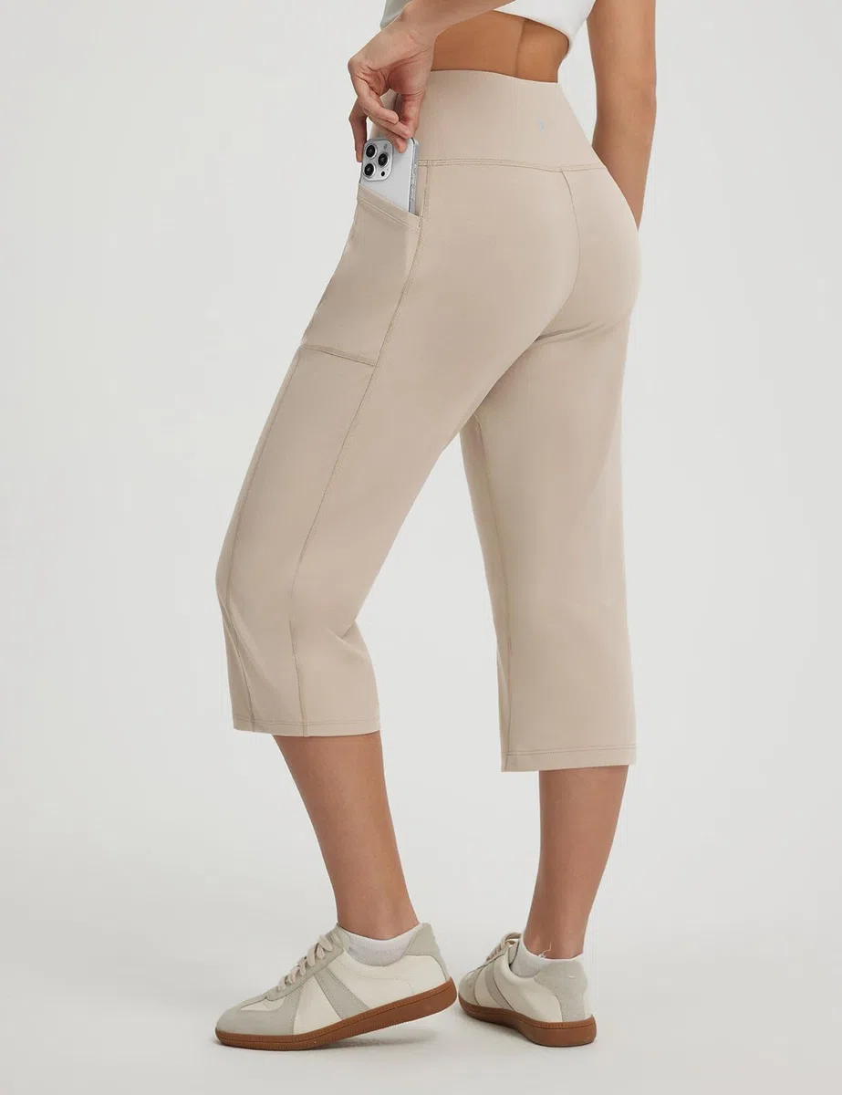baleaf Pantaloni Capri da donna con tasche, 45,7 cm, pantaloni da yoga con incrocio a V, cintura incrociata, leggings estivi a gamba dritta