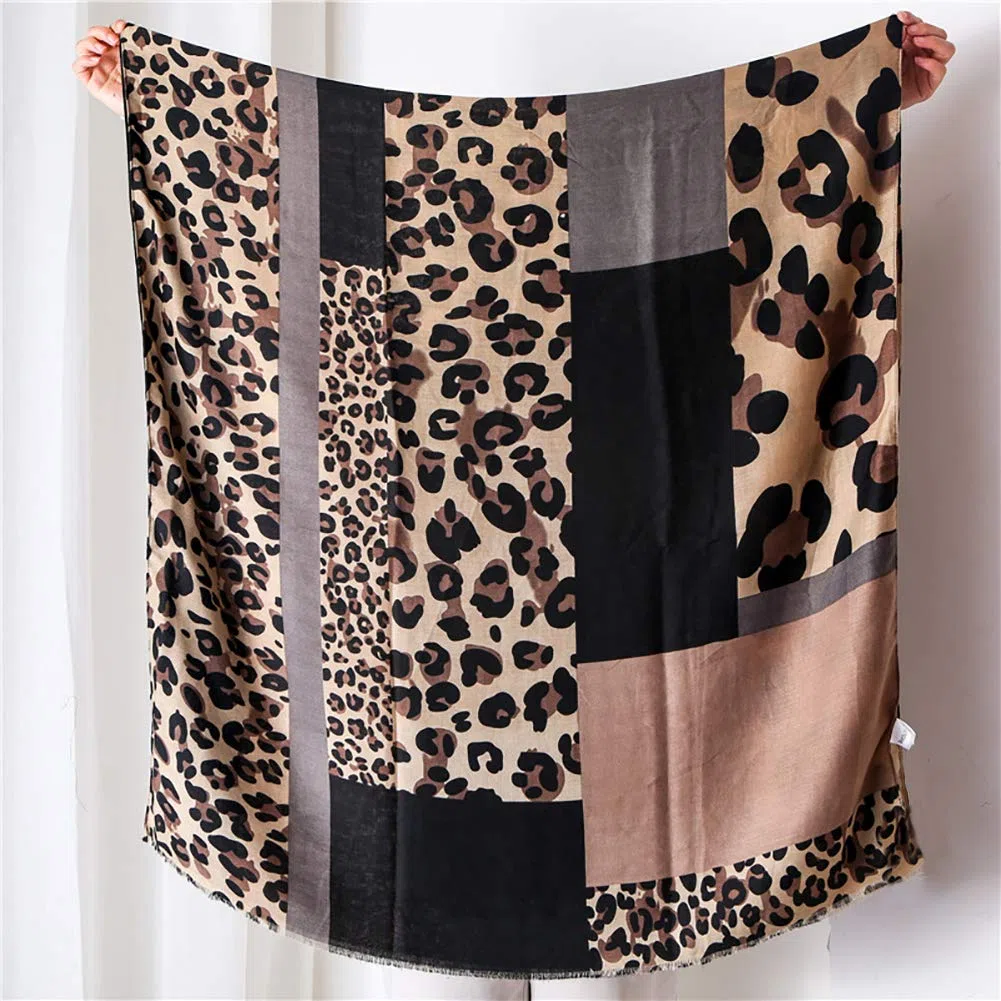 Sciarpa Leopardata Donna Con Nappe Morbide Alla Moda, Sciall e Accessori Maculati