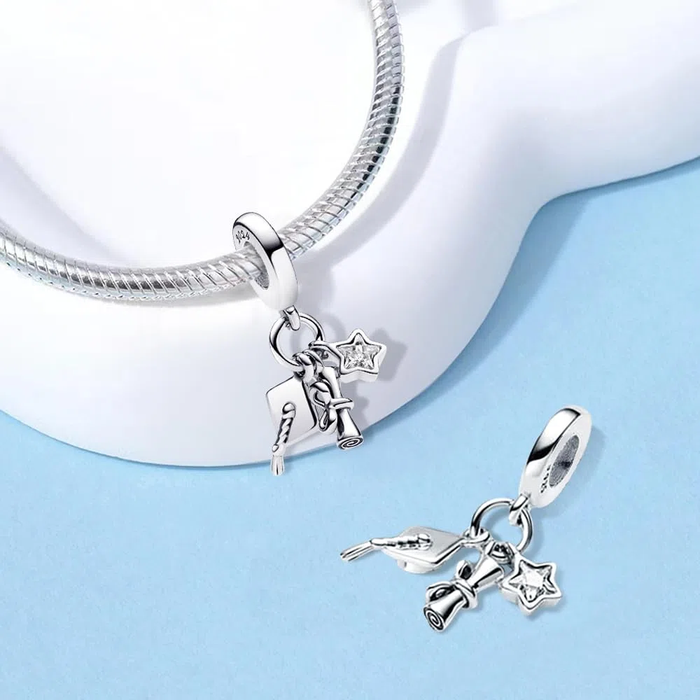 2025 Graduation Cuore Charms Compatibile con Bracciali e Collane Europei, Stagione di Laurea Per le Donne