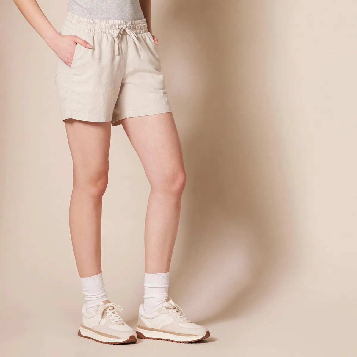 Amazon Essentials Pantaloncini in Misto Lino con Coulisse E Cucitura Interna da 13 cm (Disponibili in Taglie Forti) Donna